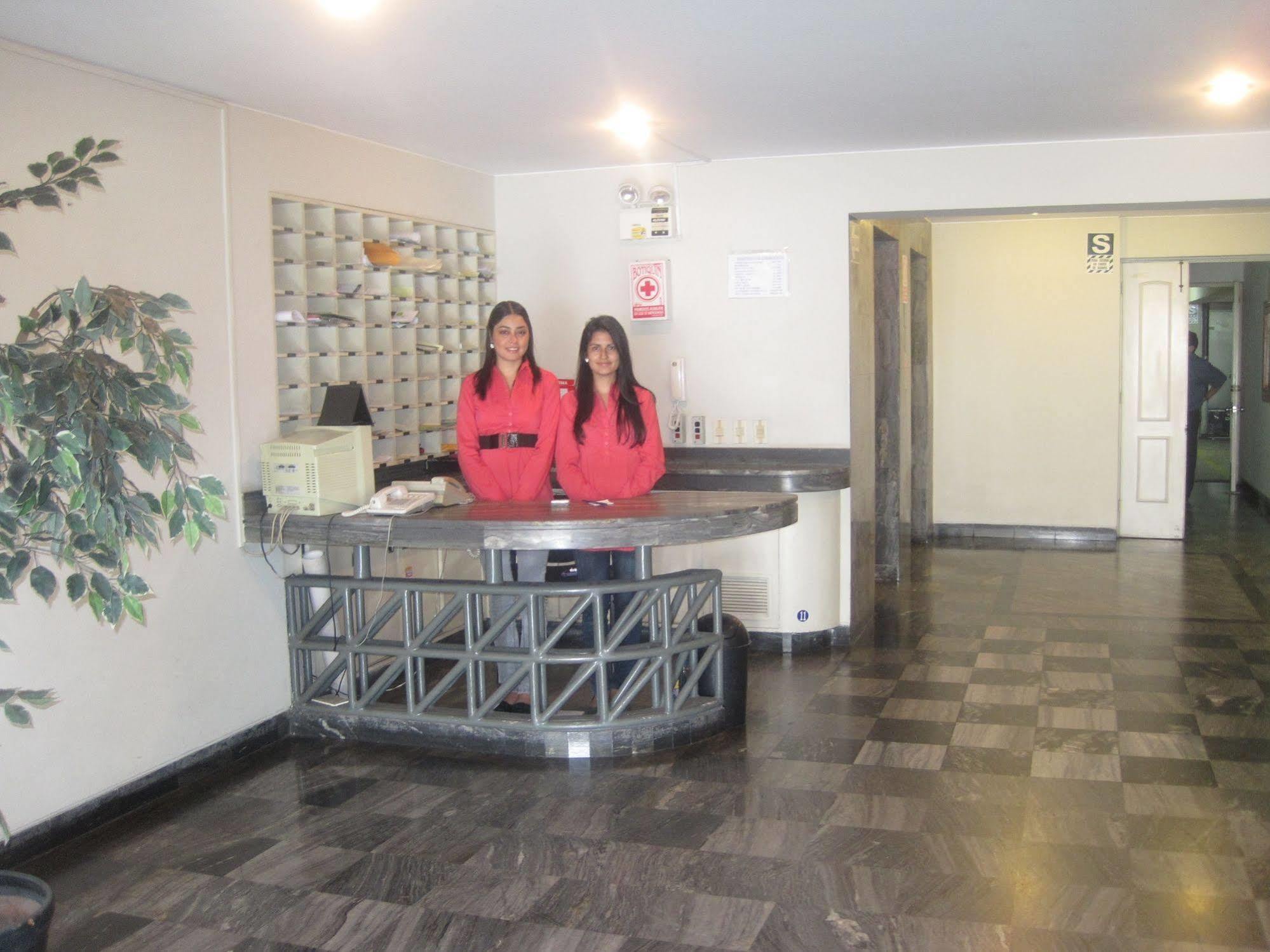 Suites Plaza Las Flores Lima Exterior photo