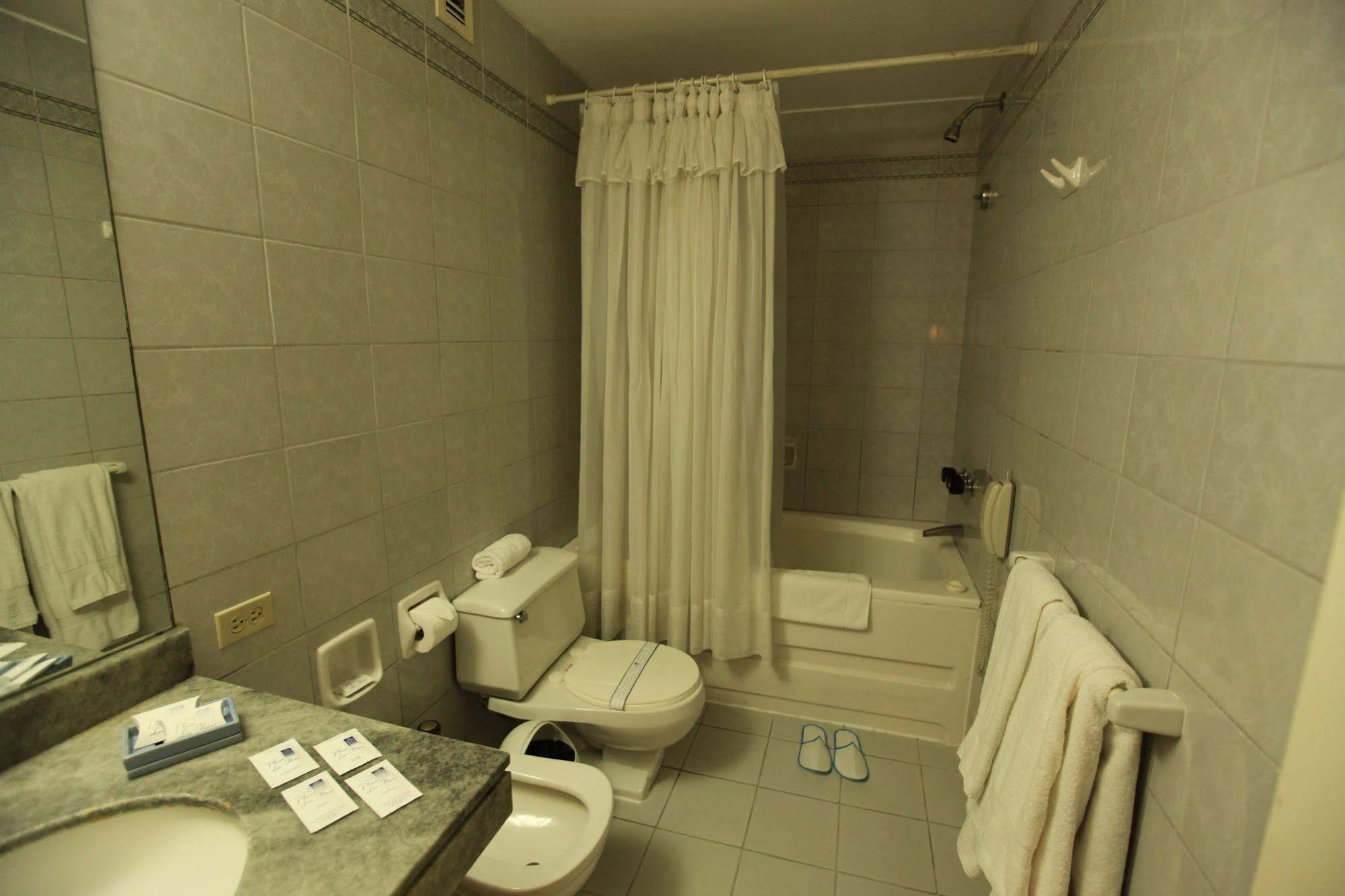 Suites Plaza Las Flores Lima Exterior photo